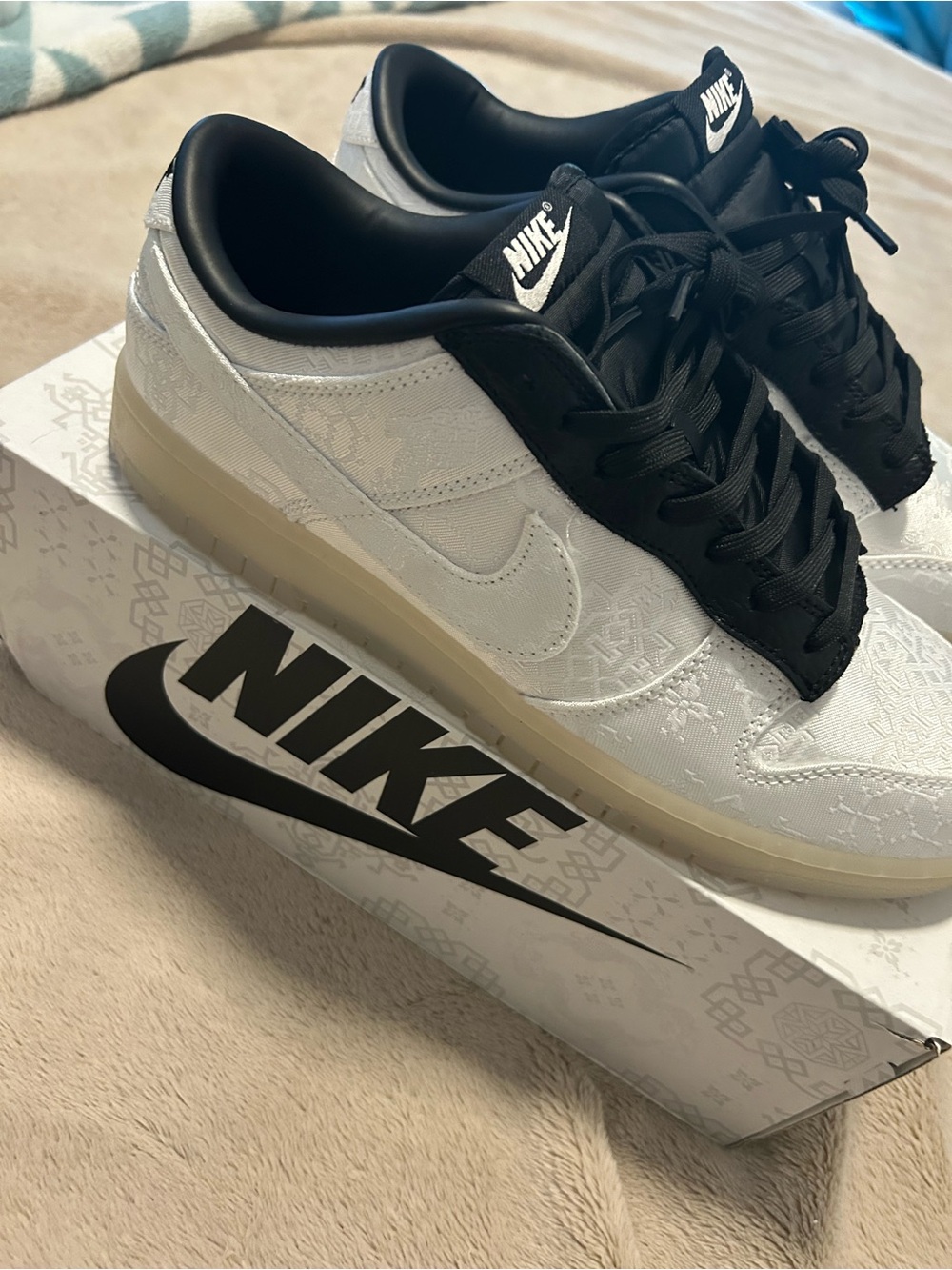 Nike Low Top Sneakers in White & Black with Translucent Sole